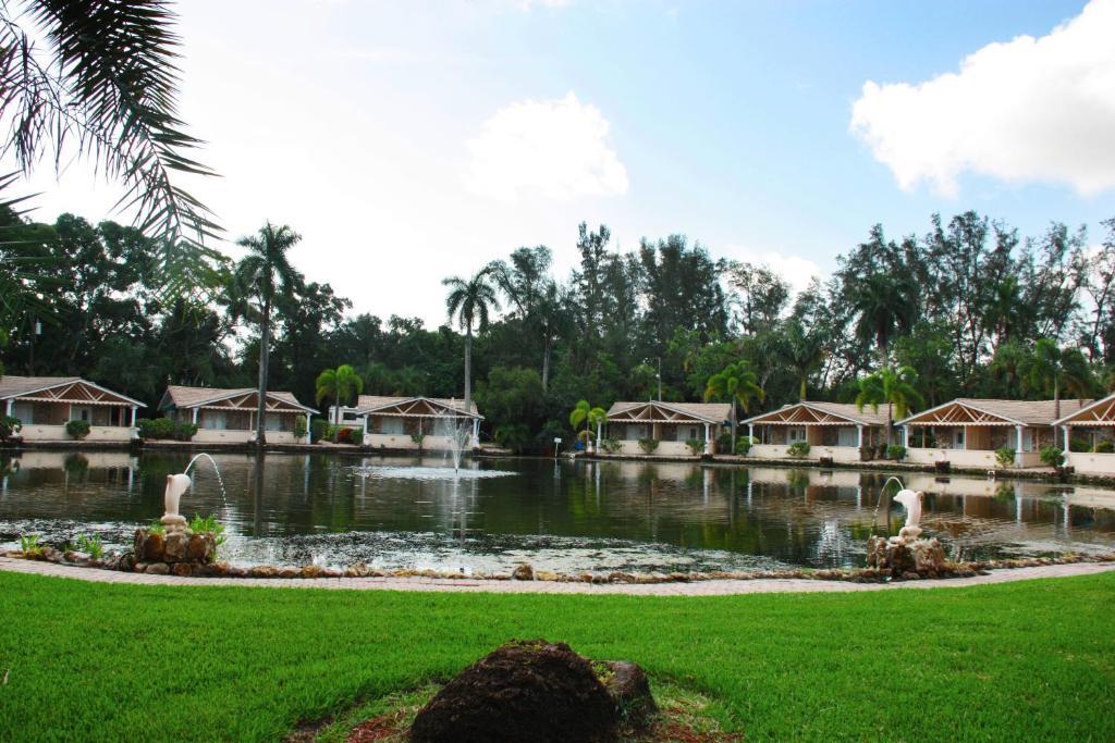 Rock Lake Resort Fort Myers Eksteriør bilde